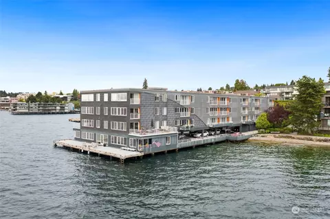 733 Lake St S #207, Kirkland, WA 98033