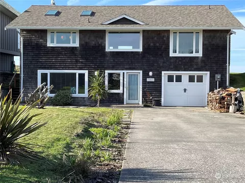 32511 G St, Ocean Park, WA 98640