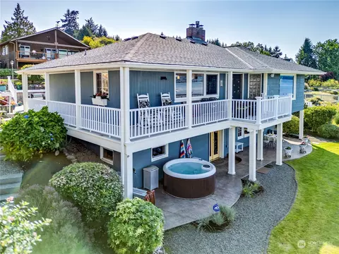27683 Lofall Ct NW, Poulsbo, WA 98370