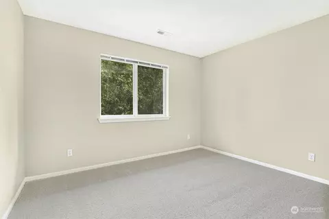 Bedroom - 901 E Marine View Dr #306, Everett, WA 98201 photo 7 of 10