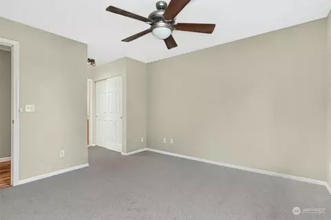 Bedroom - 901 E Marine View Dr #306, Everett, WA 98201 photo 3 of 10