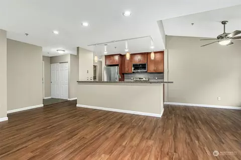 Living - 901 E Marine View Dr #306, Everett, WA 98201 photo 9 of 9