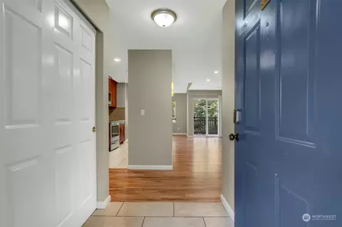 Entry Way - 901 E Marine View Dr #306, Everett, WA 98201 photo 1 of 1