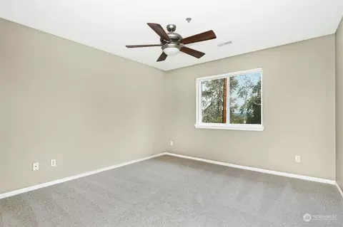 Bedroom - 901 E Marine View Dr #306, Everett, WA 98201 photo 2 of 10