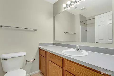 Bath - 901 E Marine View Dr #306, Everett, WA 98201 photo 3 of 3