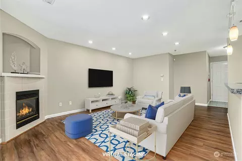 Living - 901 E Marine View Dr #306, Everett, WA 98201 photo 5 of 9