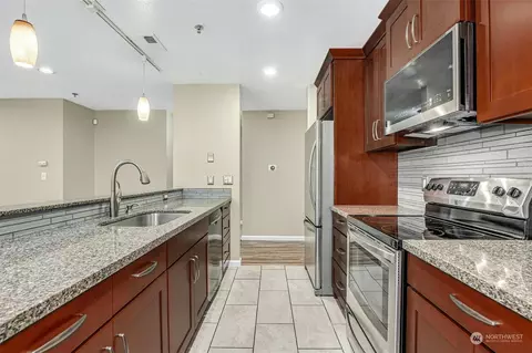 Kitchen - 901 E Marine View Dr #306, Everett, WA 98201 photo 2 of 2