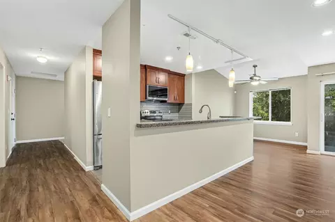 Other - 901 E Marine View Dr #306, Everett, WA 98201 photo 2 of 9