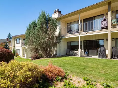 26420 Pennsylvania Ave NE #D70, Kingston, WA 98346