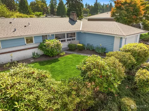 1239 8th Ave S, Edmonds, WA 98020