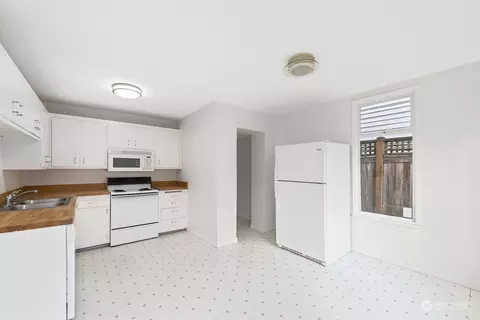 Kitchen - 2428 E Roy St, Seattle, WA 98112 photo 2 of 4