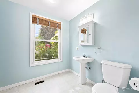 Bath - 2428 E Roy St, Seattle, WA 98112 photo 1 of 3