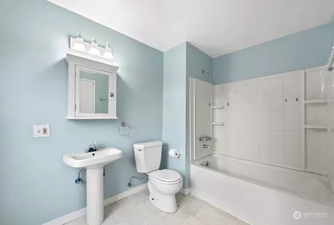 Bath - 2428 E Roy St, Seattle, WA 98112 photo 2 of 3