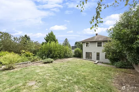 Exterior - 2428 E Roy St, Seattle, WA 98112 photo 4 of 4