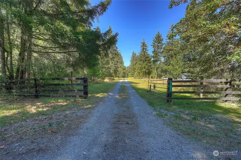 31312 41st Ave E, Eatonville, WA 98328
