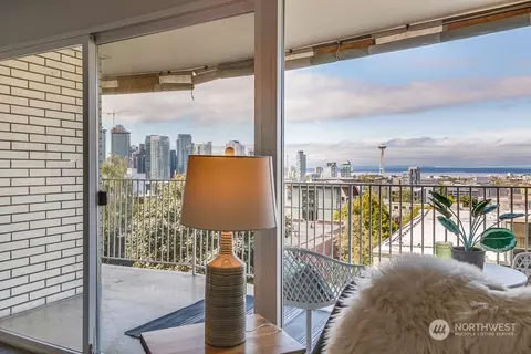 525 Belmont Ave E #4B, Seattle, WA 98102