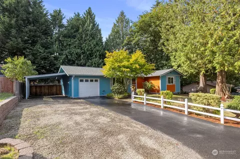 1120 Silverleaf Ct E, Port Orchard, WA 98366