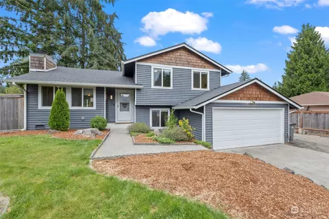 160 NE Buckeye Ln, Bremerton, WA 98311