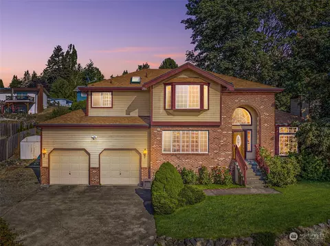 9522 S 214th Pl, Kent, WA 98031