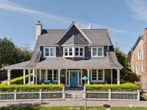 22 Trillium Ln, Pacific Beach, WA 98571