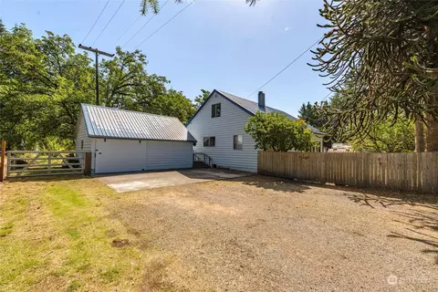 1720 Beach St, Centralia, WA 98531