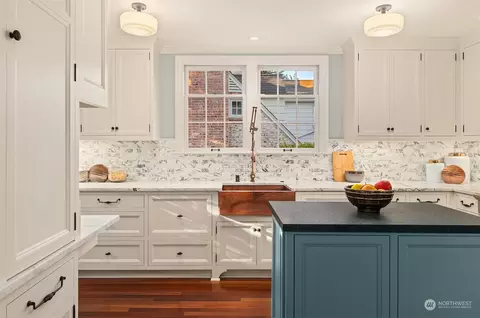 1020 34th Ave E, Seattle, WA 98112 photo 8