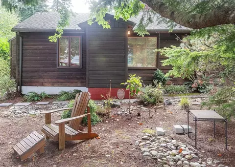 2615 NE 140th St, Seattle, WA 98125