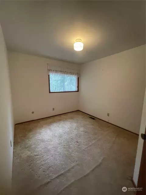 Bedroom - 74 Strozyk Rd, Raymond, WA 98577 photo 4 of 5