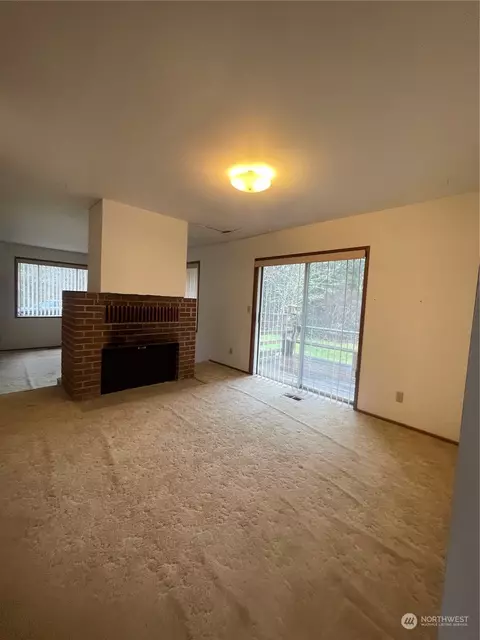 Living - 74 Strozyk Rd, Raymond, WA 98577 photo 4 of 4