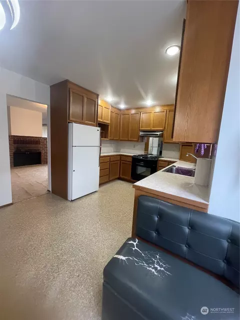 Kitchen - 74 Strozyk Rd, Raymond, WA 98577 photo 1 of 3