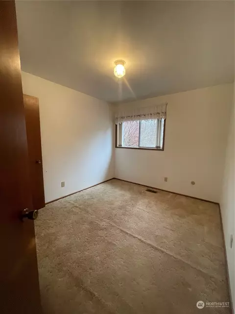 Bedroom - 74 Strozyk Rd, Raymond, WA 98577 photo 2 of 5