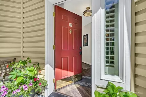 5000 NW Village Park Dr #A207, Issaquah, WA 98027