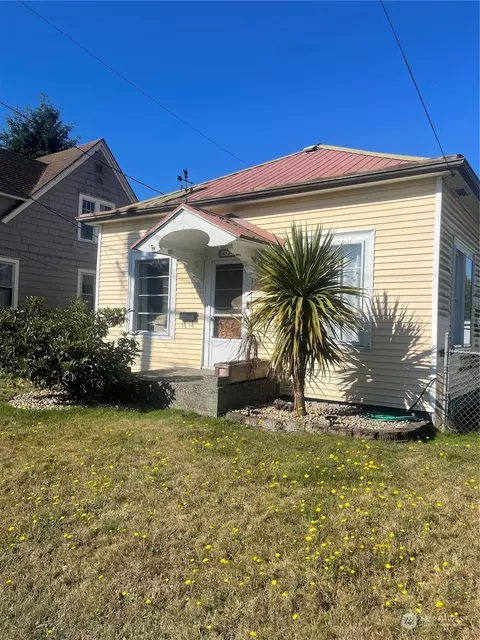 434 Twelfth St, Raymond, WA 98577