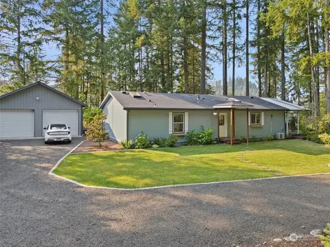 20 N Kokanee Park Ct, Hoodsport, WA 98548