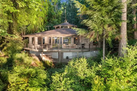 730 E Promontory Rd, Shelton, WA 98584
