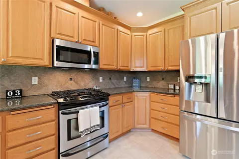 Kitchen - 15118 147th Ave E, Orting, WA 98360 photo 4 of 4