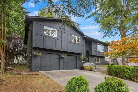 19207 32nd Ave NE, Lake Forest Park, WA 98155