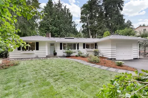 337 N Greenwood Dr, Shoreline, WA 98133
