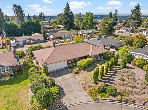 1348 Heatherwood Cir, Tacoma, WA 98406