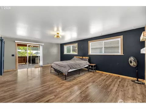 Bedroom - 21731 SE Ash St, Gresham, OR 97030 photo 4 of 4