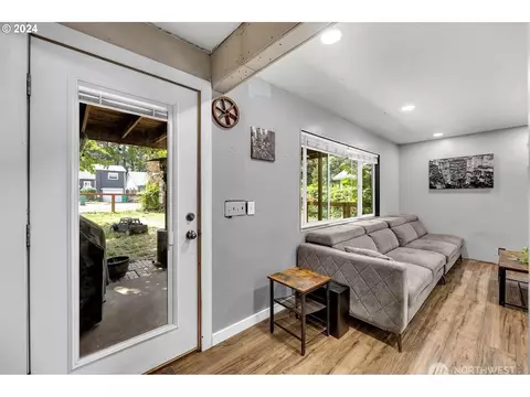 Entry Way - 21731 SE Ash St, Gresham, OR 97030 photo 1 of 3