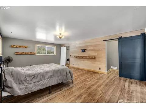 Bedroom - 21731 SE Ash St, Gresham, OR 97030 photo 3 of 4