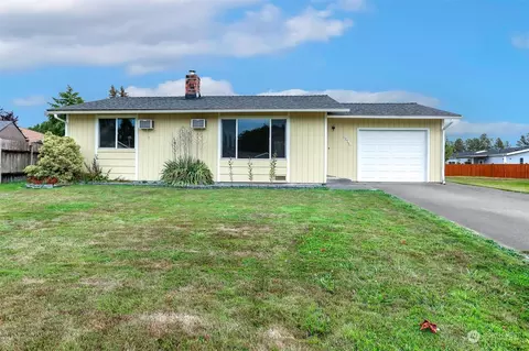 6211 57th Dr NE, Marysville, WA 98270