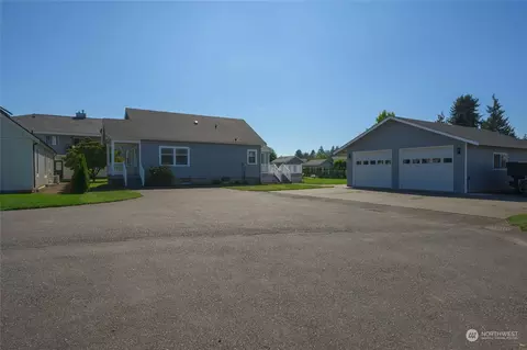 1136 Ridgeway Dr, Lynden, WA 98264