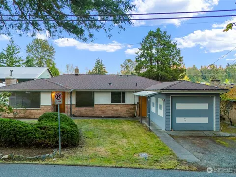 21415 68th Ave W, Lynnwood, WA 98036