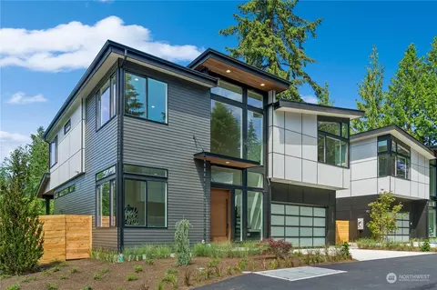 13204 NE 70th St, Redmond, WA 98052