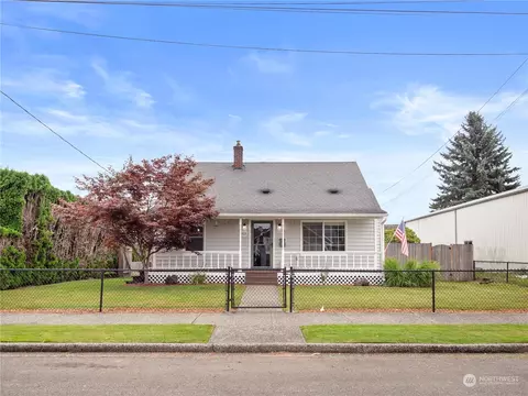 1923 Pioneer St, Enumclaw, WA 98022
