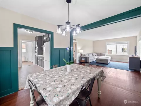 Dining - 1923 Pioneer St, Enumclaw, WA 98022 photo 2 of 2
