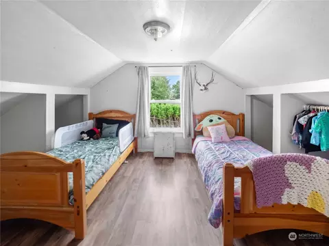 Bedroom - 1923 Pioneer St, Enumclaw, WA 98022 photo 5 of 6