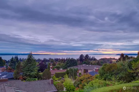 411 12th Ave N, Edmonds, WA 98020